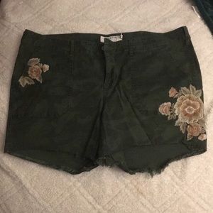 Torrid camo twill embroidered shorts